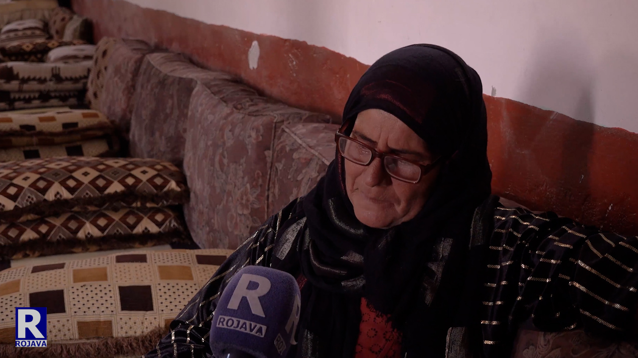 فاطمة الشامي، إمرأة من الرقة شغفها كتابة الشعر، إلى جانب عملها في الزراعة والطبابة العربية. فاطمة والتي هي مثال لآلاف النساء تركت الشعر في حقبة سيطرة داعش وعادت إليها بمجرد تحريرها.. لتثبت للعالم أن داعش لم يستطع قتل شغفهن. #فاطمة_الشامي #الرقة #داعش