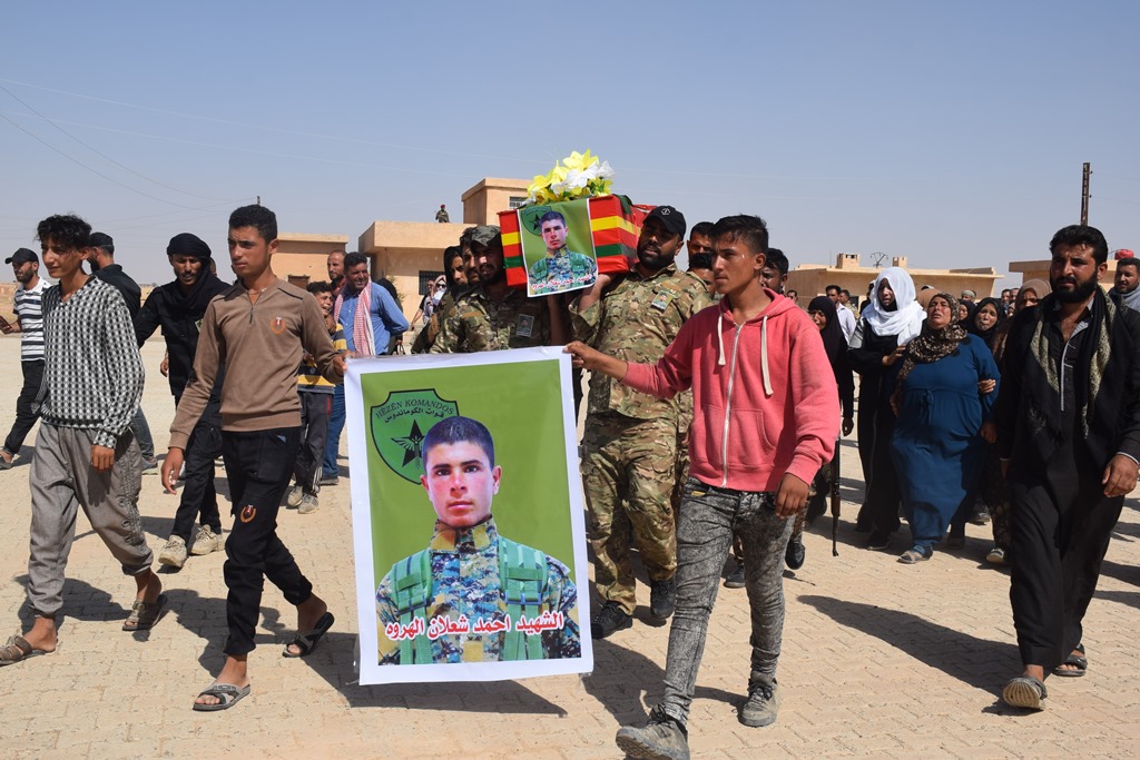 الشدادي تشيع جثمان مقاتل استشهد في عملية «تعزيز الأمن»