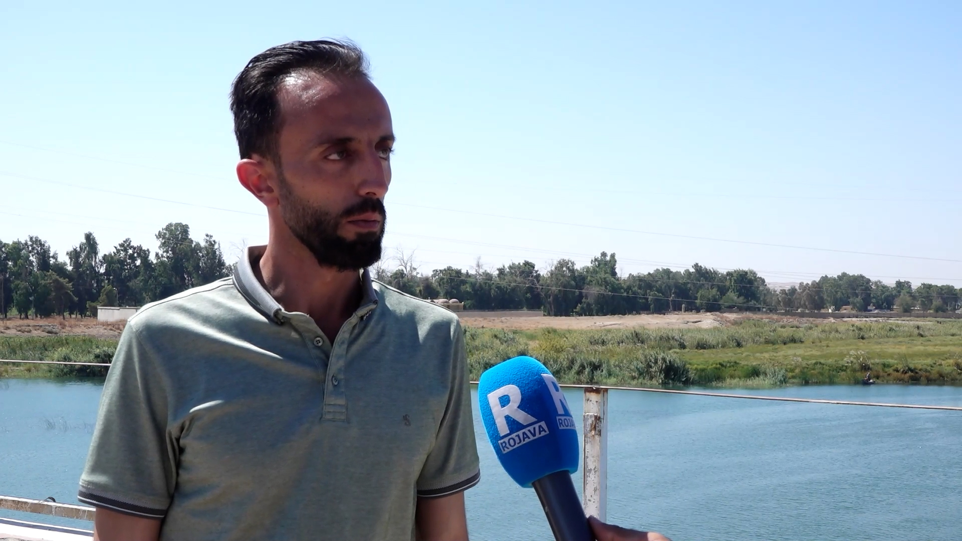 أعمال تأهيل وترميم جسر الرشيد في الرقة مستمرة رغم الصعوبات إيهاب الحامض - مدير مشروع إعادة تأهيل جسر الرشيد أكرم يونس - إداريّ في شركة موريس