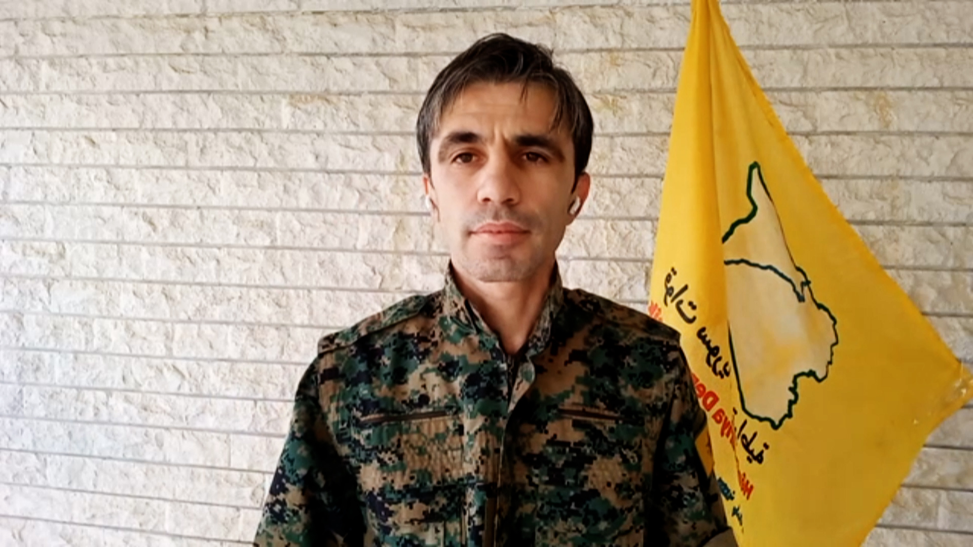 قسد تطهر قرية الحوايج التابعة لبلدة الذيبان وتلقي القبض على 4 من مرتزقة الدفاع الوطني