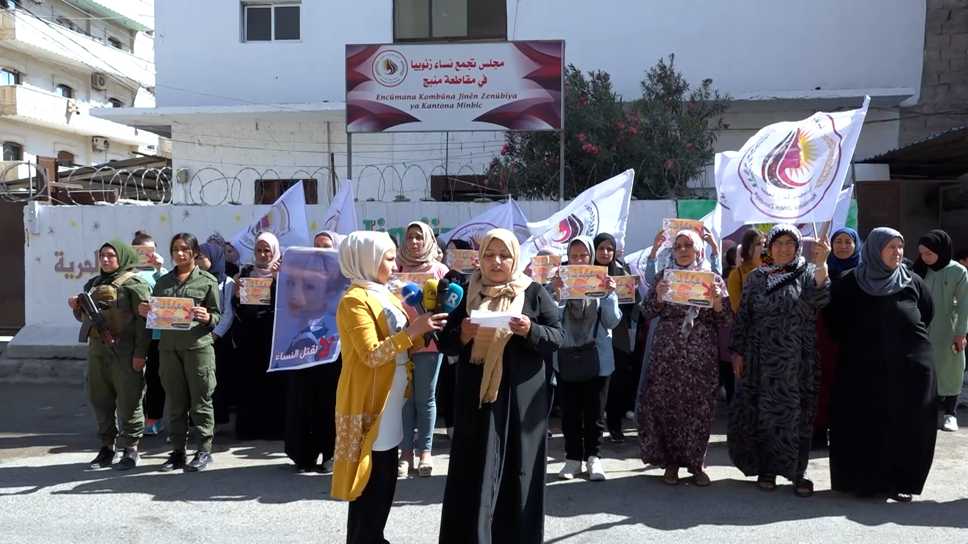تحت شعار " معاً لنحمي مجتمعنا "تجمع نساء زنوبيا ينهي حملتة ضد المخدرات وتزويج القاصرات