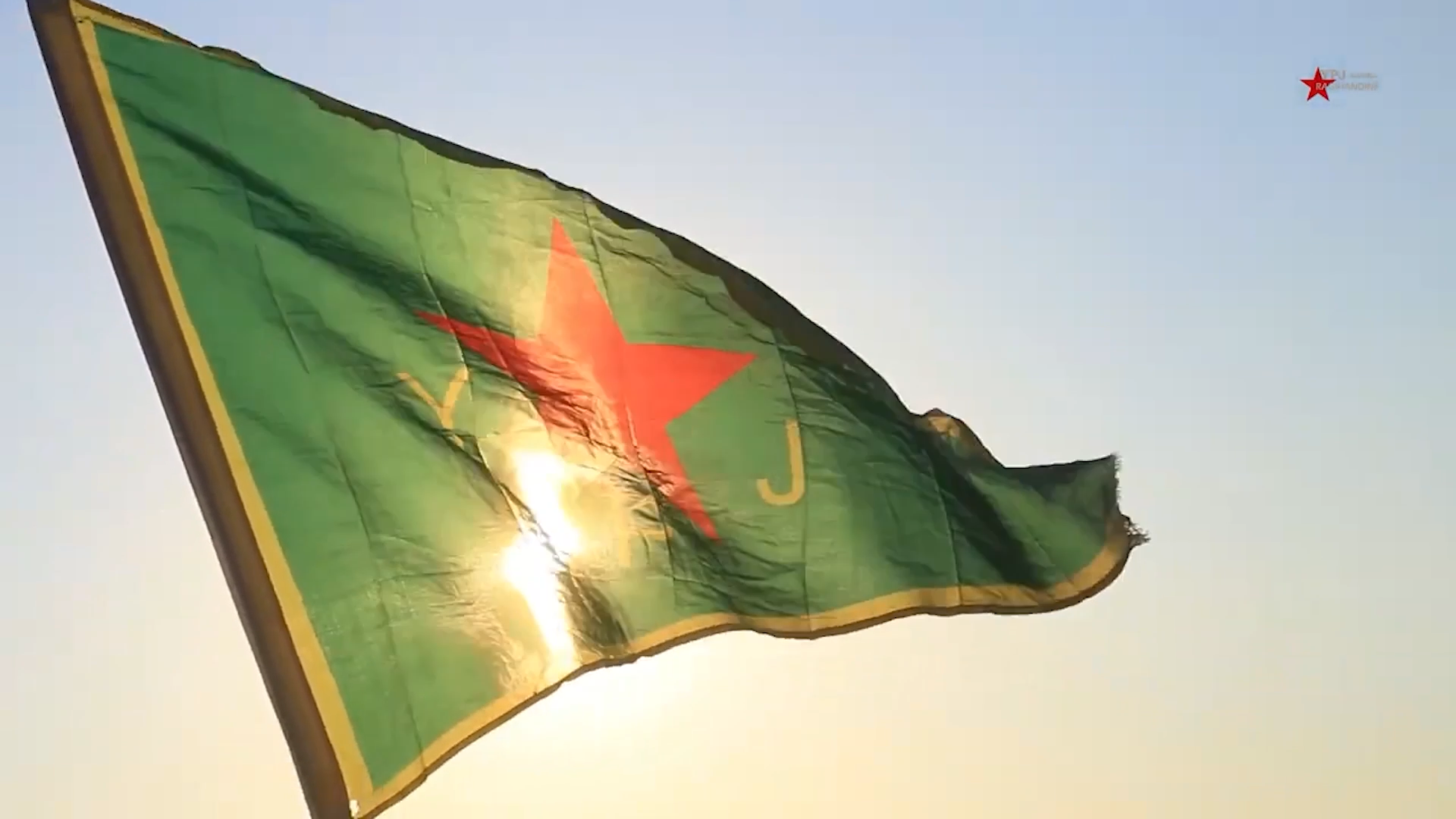 ROKSAN MIHEMED: JINÊN DÊRAZORÊ HEBÛNA XWE DI YPJ'Ê DE DIBÎNIN